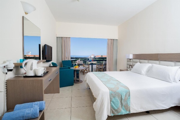 Avanti Hotel Main image